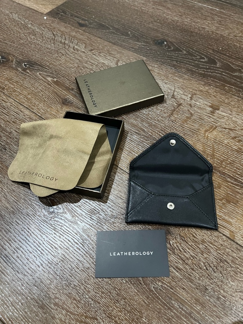 NWT leatherology Black Envelope Card Holder case
